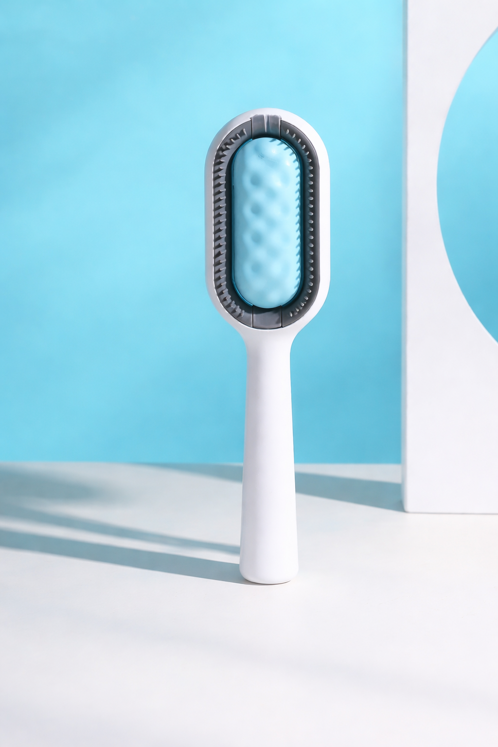 Brosse 4-en-1 pour Chat & Chien – Anti-Poils avec Réservoir d’Eau